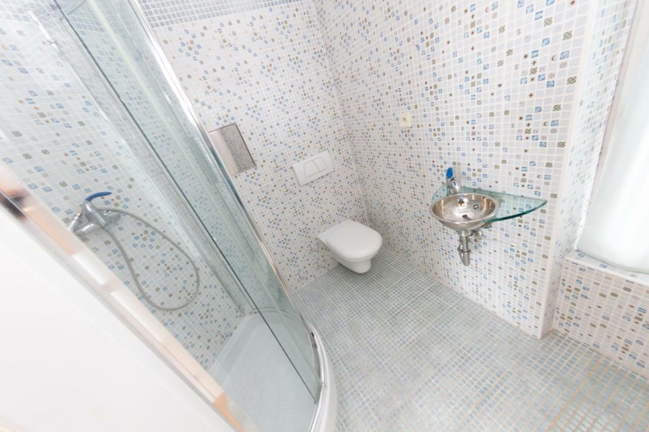 Romantic Studio With Jacuzzi Praha Eksteriør bilde